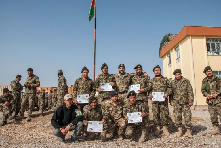 Afghanistan: Il San Marco consegna attestati ai colleghi afgani