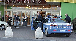Cremona: tenta di rubare al supermercato, arrestata