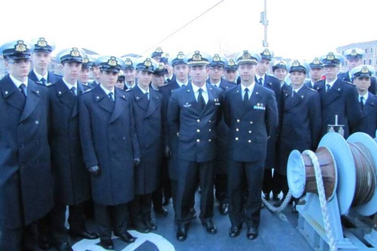 Allievi del Morosini ‘a bordo’ di Nave Alghero