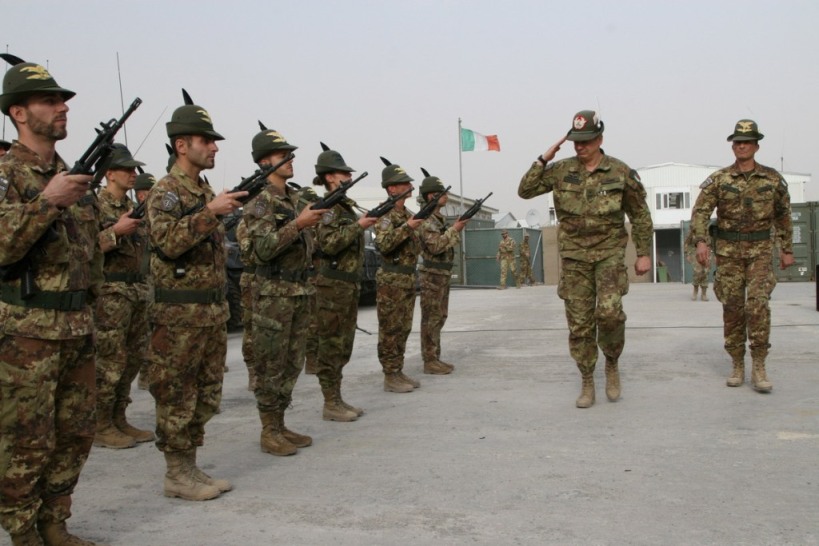 Afghanistan: i militari del contingente italiano ricordano il caporal maggiore capo Gaetano Tuccillo