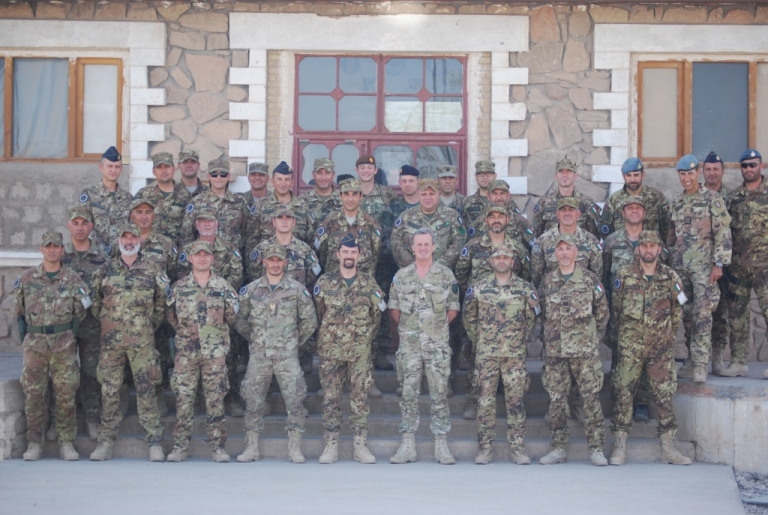 Afghanistan: il Generale Shirreff, DSACEUR, visita il Regional Command West di Herat