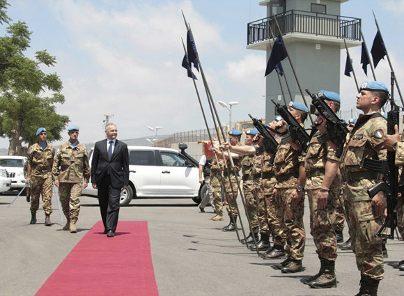 Libano: il Ministro della Difesa, Mario Mauro in visita al Contingente italiano di UNIFIL