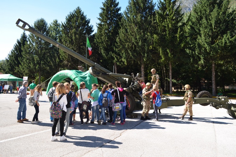 Trento: un giorno di scuola con i militari.   – Visita al Museo Nazionale degli Alpini sul “Doss Trento” ed alla caserma “Pizzolato” di Trento –