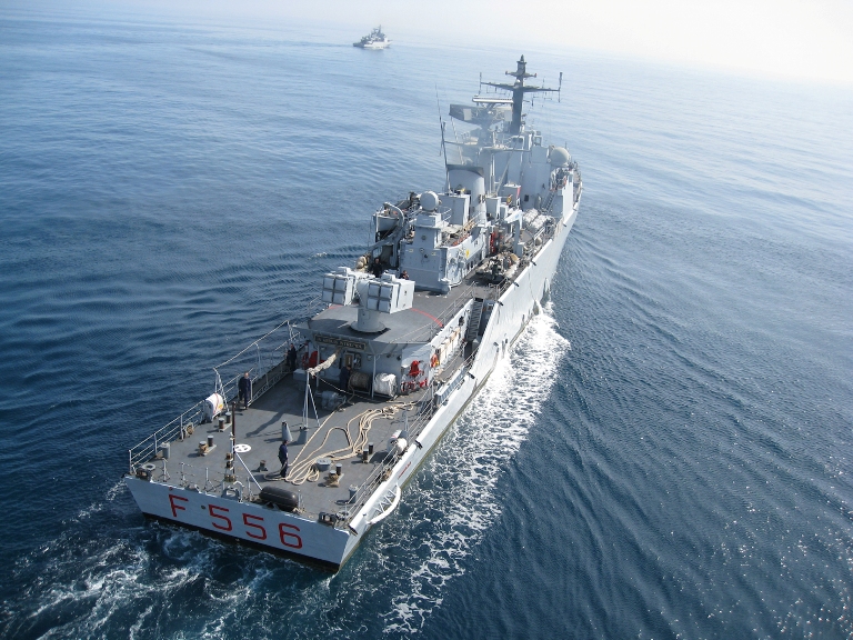 Marina Militare: assetti navali e subacquei in mare per contribuire alle operazioni di ricerca e soccorso