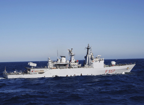 Mare Nostrum: soccorsi 175 migranti e nuovo sequestro di una nave-madre al largo di Capo Passero