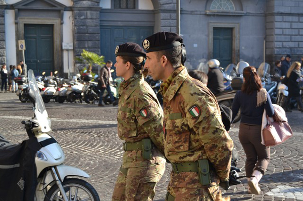 Sventato a Napoli dai Militari un tentativo di rapina ai danni di un Parlamentare Europeo