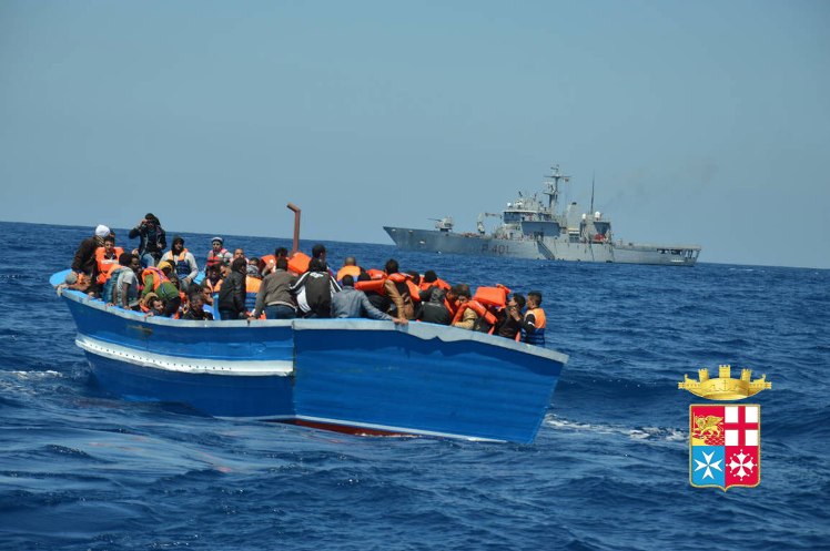 Oltre 1.500 migranti salvati in poche ore, molti minori e donne