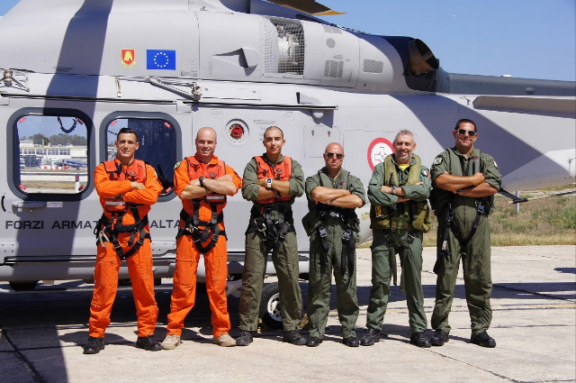 Rientrano in Italia gli elicotteri HH212A della missione Italiana a Malta