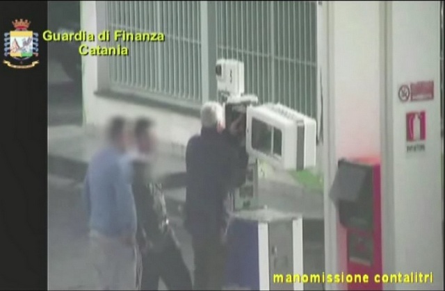 GdF Catania: Contrabbando di carburante, 29 misure cautelari personali e sequestro impianti