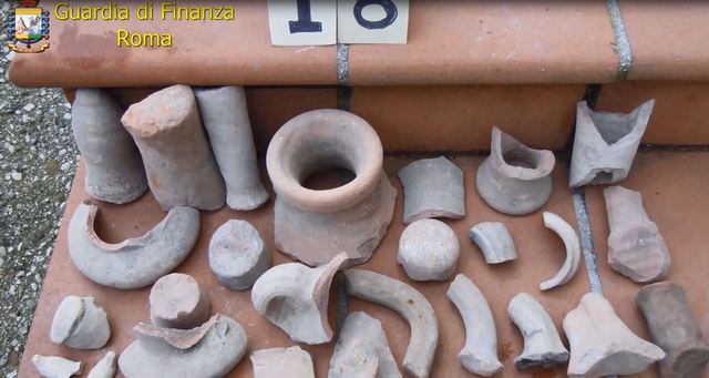 GDF ROMA: MUSEO PRIVATO CON 121 REPERTI ARCHEOLOGICI SCOPERTO IN UNA VILLA A LABICO